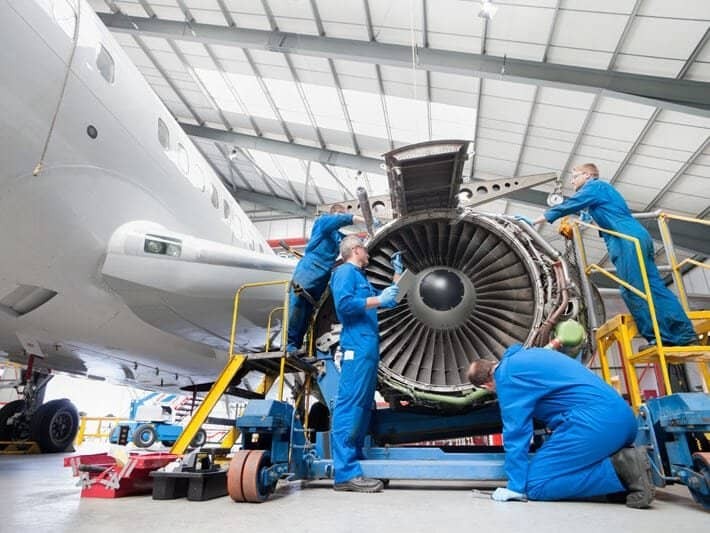 Teknologi Bergerak Maju: Kod RFID & QR dalam Pengurusan Alat Penerbangan