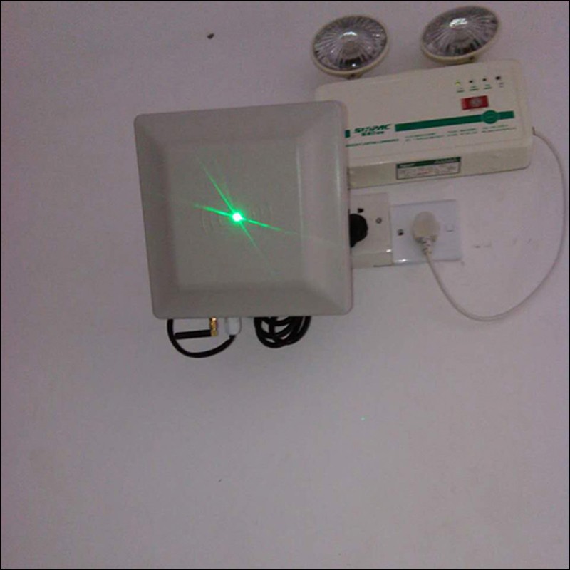 Pembaca RFID UHF R2000 julat pertengahan