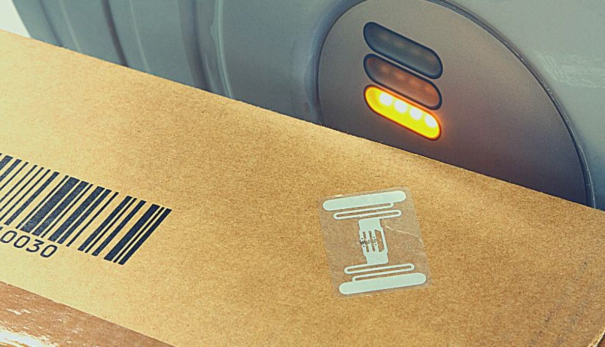Penaiktarafan Anti-Pemalsuan: RFID Menjadikan Pengesahan Mewah Lebih Mudah dan Lebih Andal